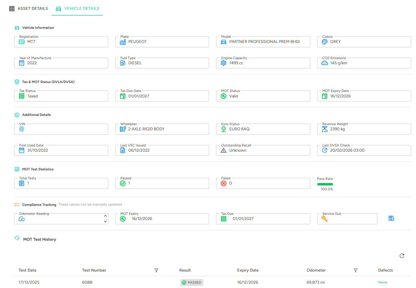 Skooa vehicle details page showing MOT, tax, service status, and compliance information